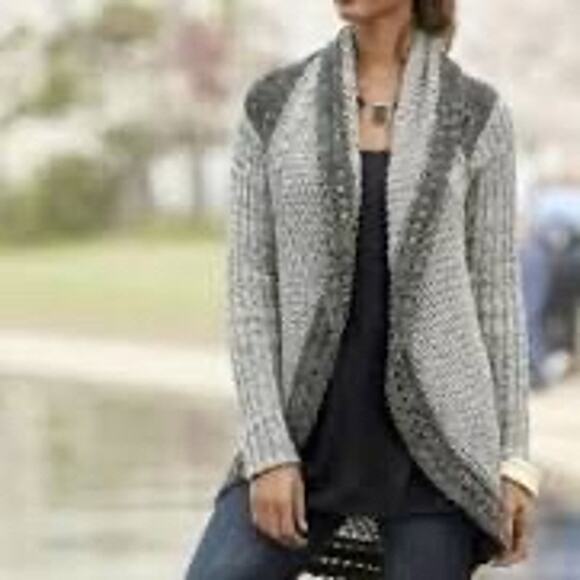CAbi Gray Shadow Circle Chunky Knit Cardigan Women XS Color Blocked Shawl Collar - Picture 1 of 12